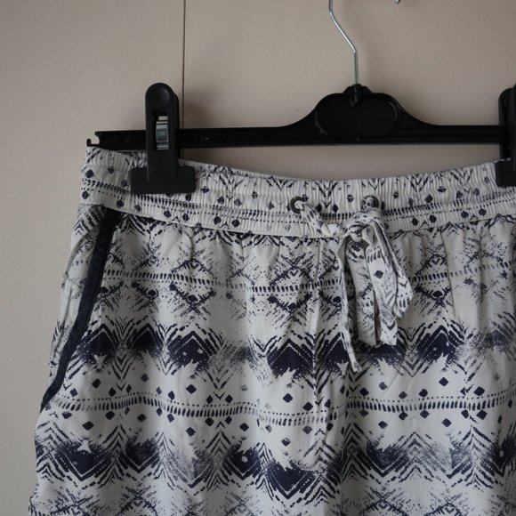 Life in Progress Patterned mini dress - Picture 8 of 11